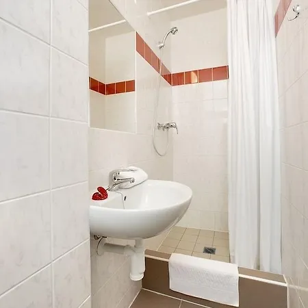 Easy Star Praag